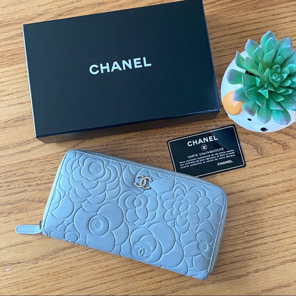 Chanel Camellia Zipped Wallet